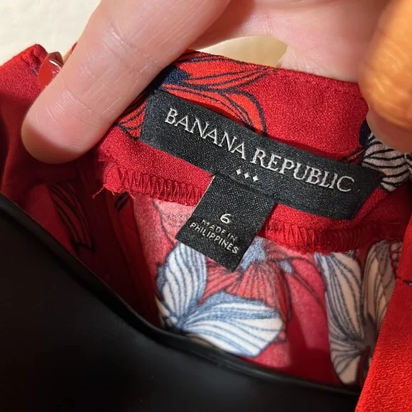 SOLD Banana Republic Red Floral Semi Bell Sleeve A-Line Dress Curved Hem - Picture 4 of 12